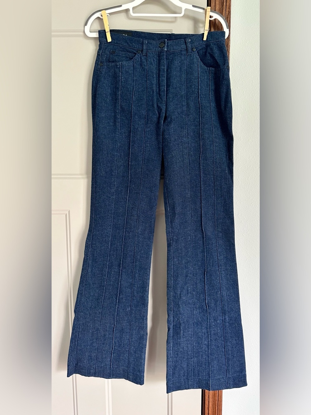 NWOT Women’s High Rise  Escada Dark Blue Flared Seamed Jeans size 8 Pinch Pleat